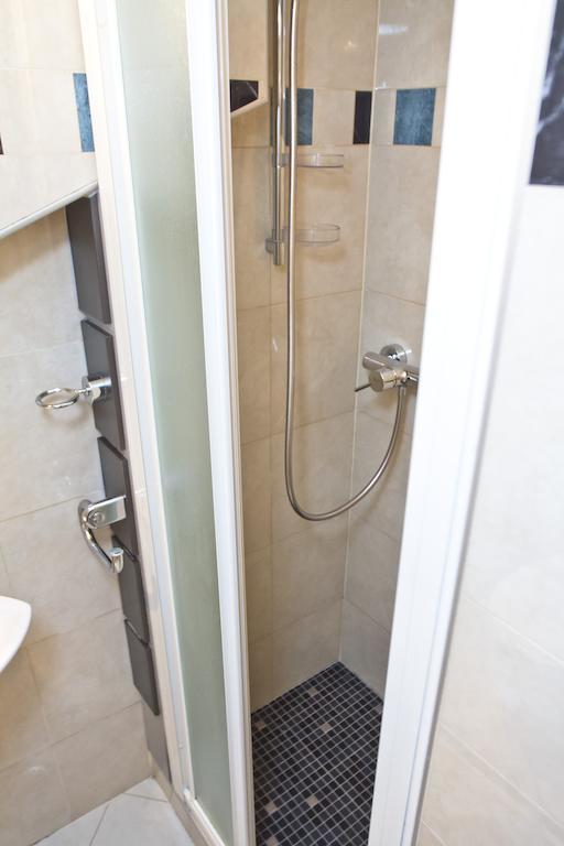 Apartment Studio Toma With Private Parking Place